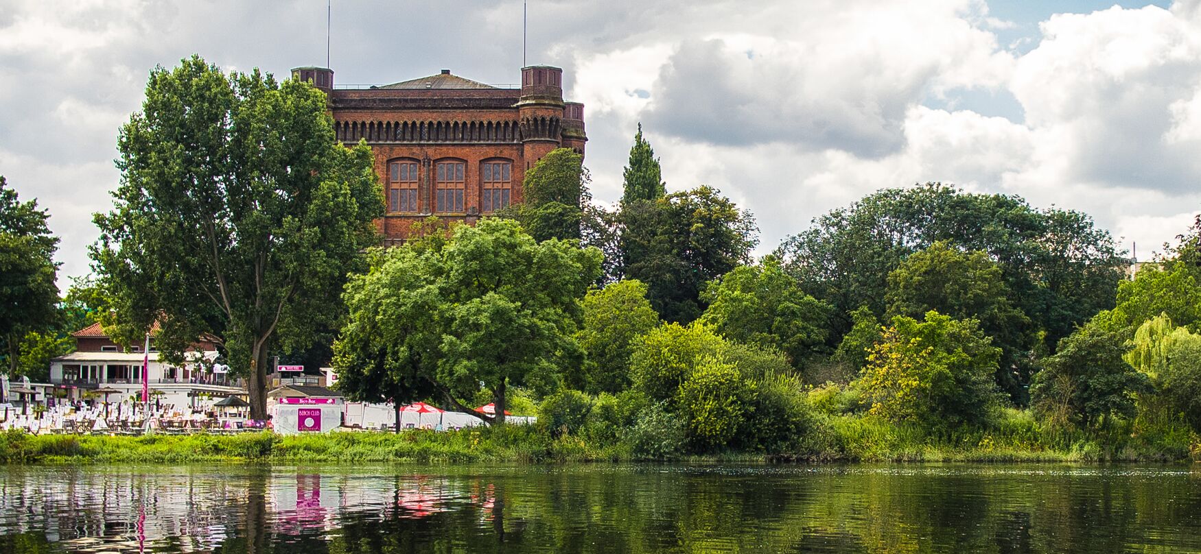 Altes Pumpwerk an der Weser in Bremen