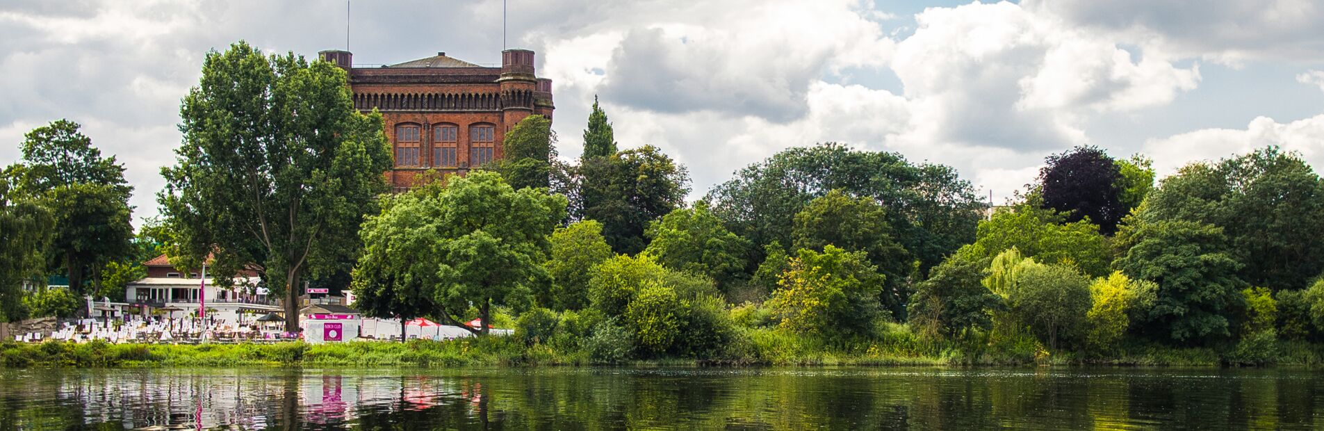 Altes Pumpwerk an der Weser in Bremen