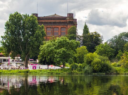 Altes Pumpwerk an der Weser in Bremen